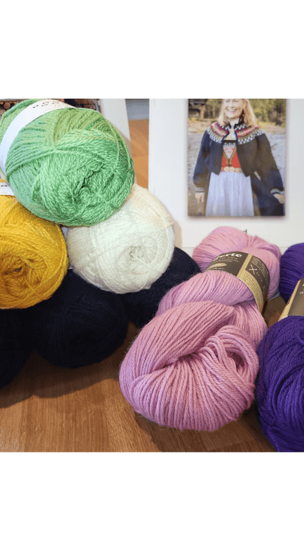 Bunadstrikk strikkepakke modell 