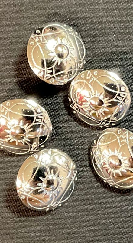 Tinnknapper 4- kløver Ulvik lys 19 mm 