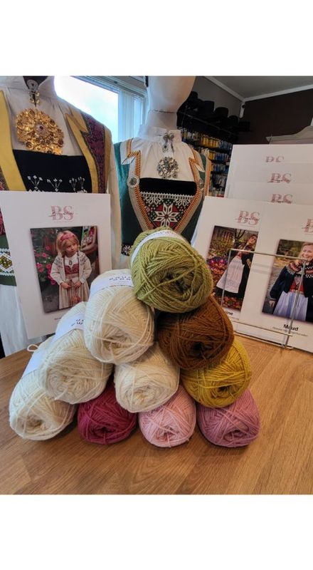 Bunadstrikk strikkepakke 