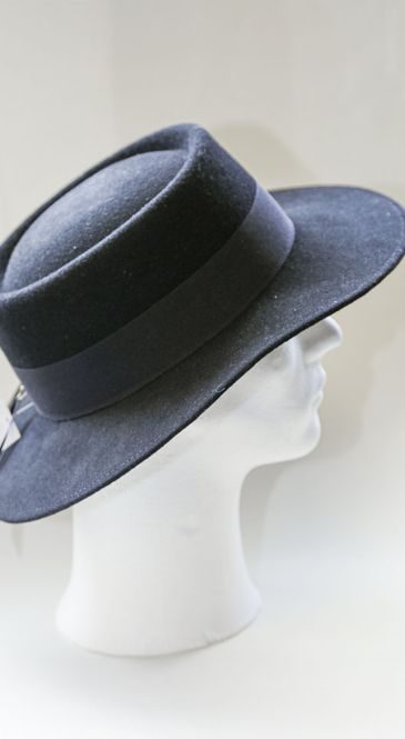 Hovedbilde Bunadshatt nr 5, flat m/rund pull